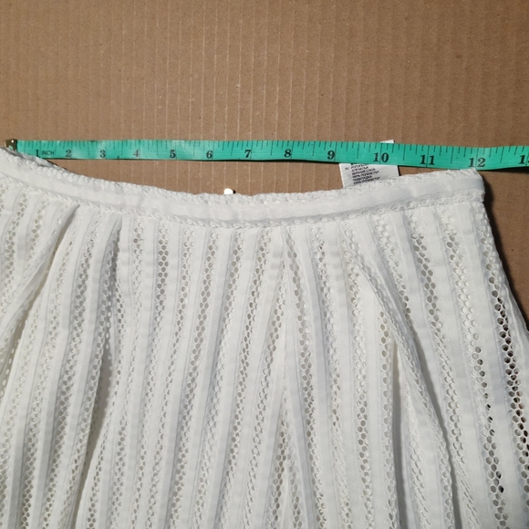 H&M White A-Line Skirt Lace/Eyelet Size 4 - Picture 10 of 10